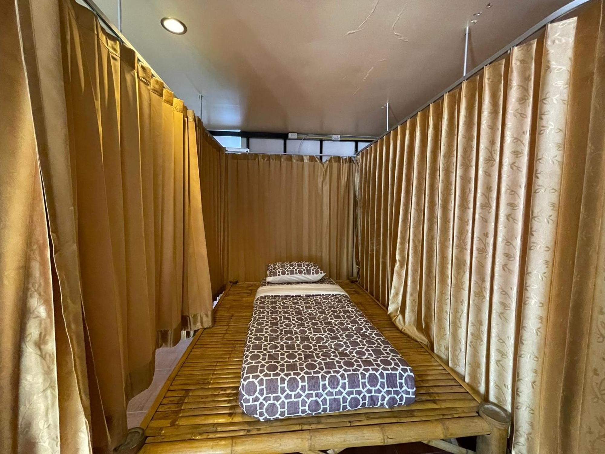 Passion Nai Harn Bed & Breakfast Room photo